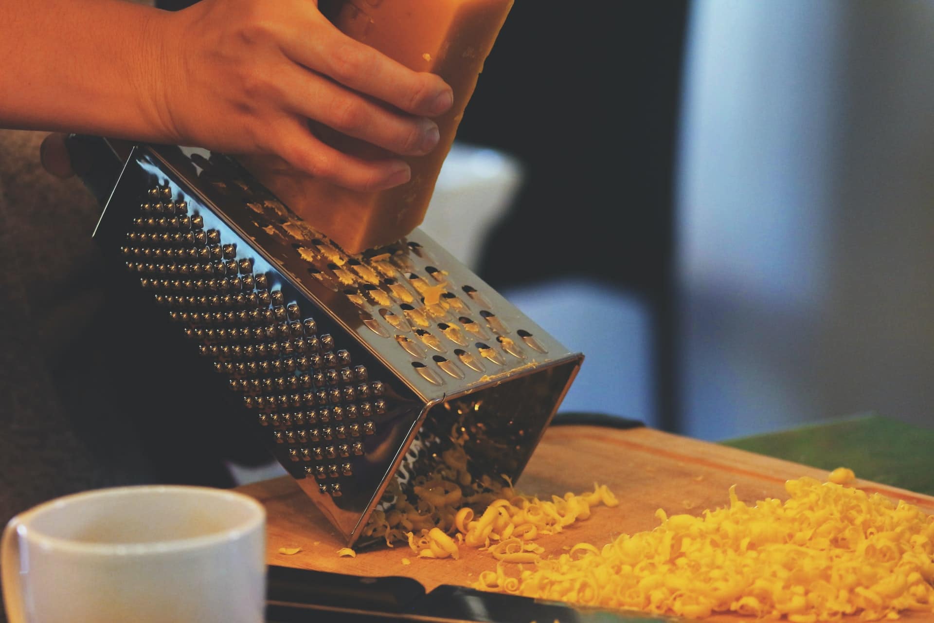 How to Clean a Cheese Grater? | Iupilon