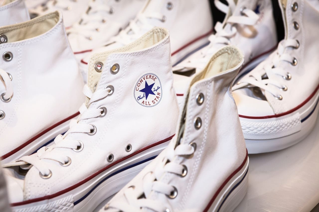 How to Clean White Converse | Iupilon